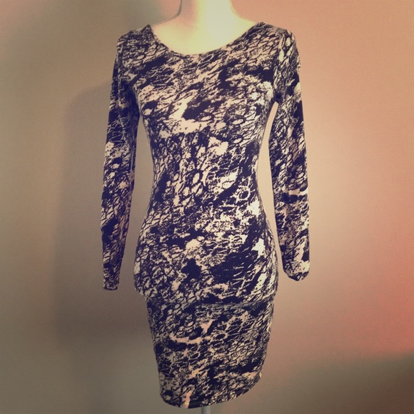 Moda International Dresses & Skirts - MODA INTERNATIONAL Mid-Black & White dress